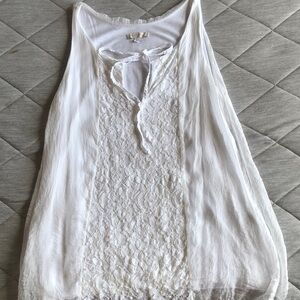 KEYSHA Made in Italy . Size S Sleeveless white silk tank. Light weight,flowy